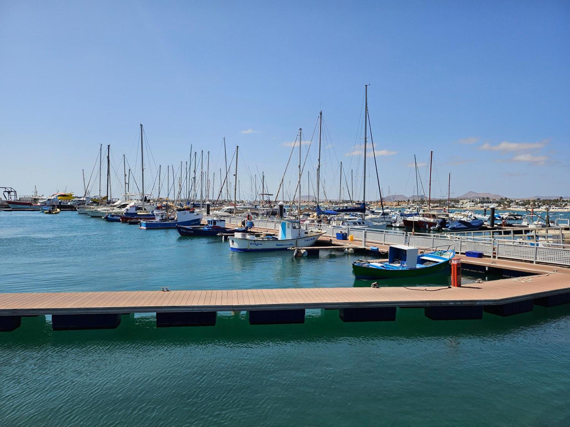 הוסטל Corralejo Coliving By Amazzzing Travel מראה חיצוני תמונה