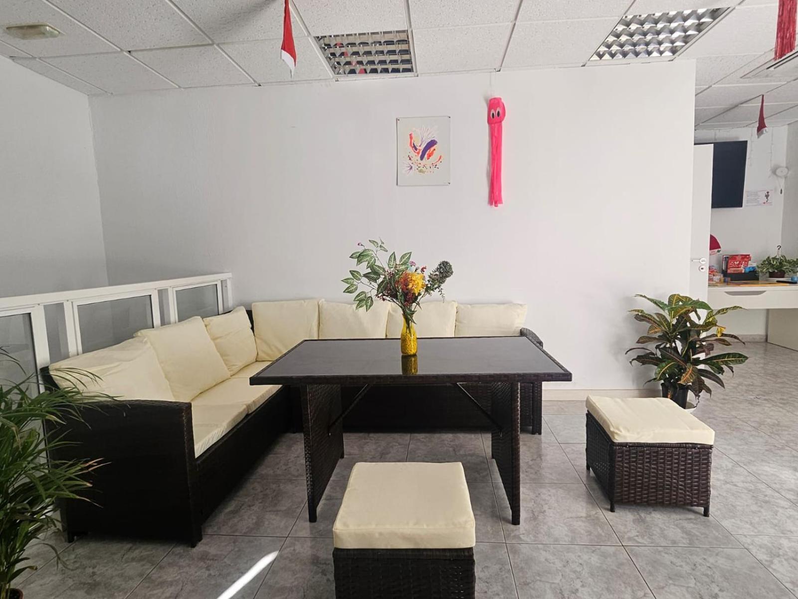 הוסטל Corralejo Coliving By Amazzzing Travel מראה חיצוני תמונה